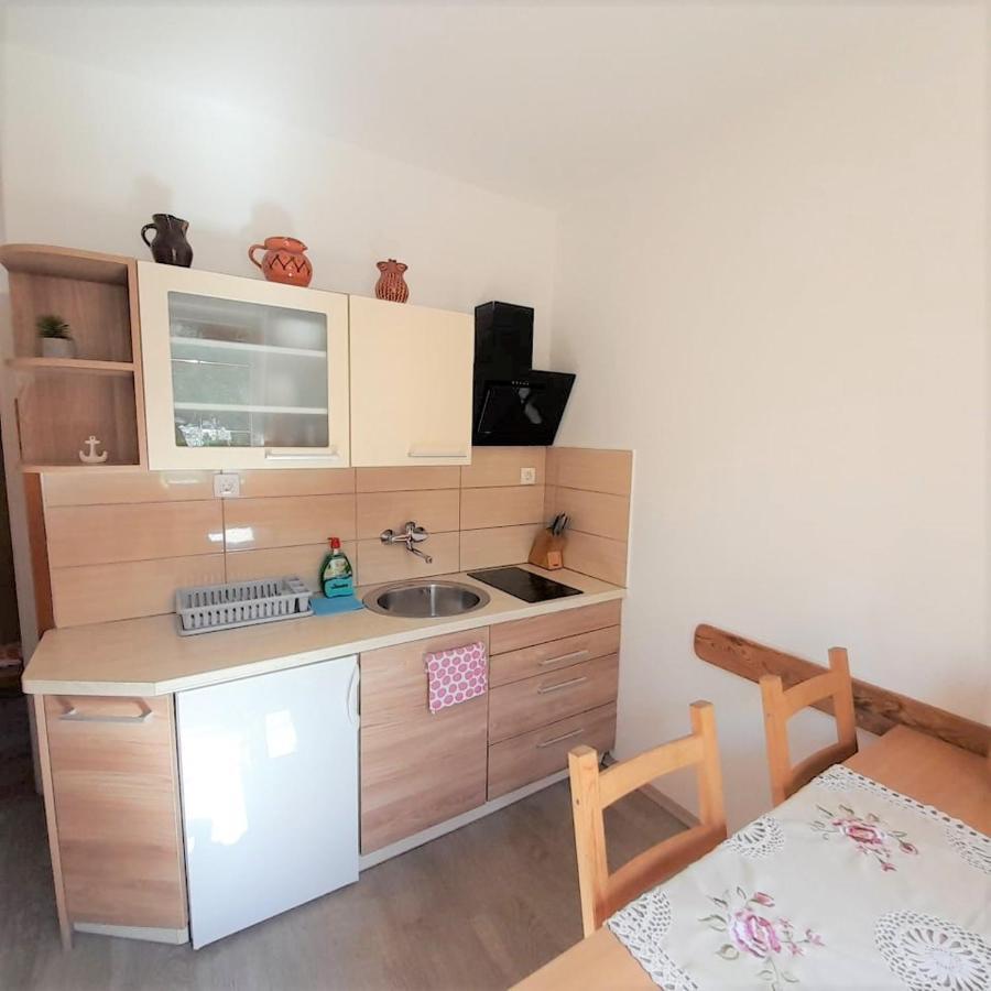 Apartmaji Pri Bosi Nogi Изола Экстерьер фото