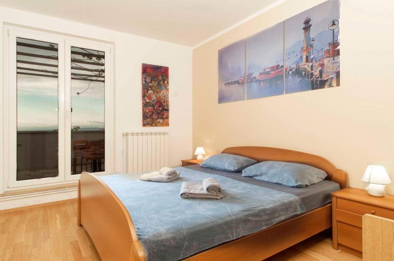Apartmaji Pri Bosi Nogi Изола Экстерьер фото