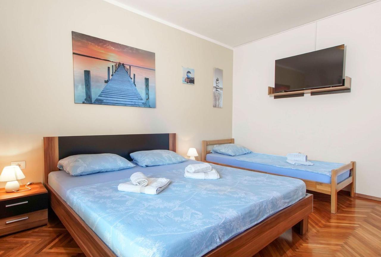 Apartmaji Pri Bosi Nogi Изола Экстерьер фото